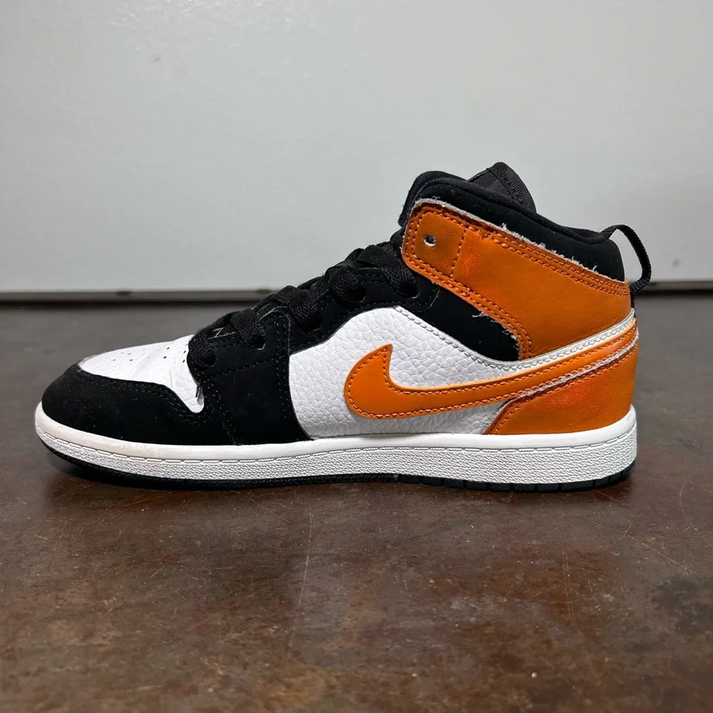 Nike Jordan AJ 1 Mid “Shattered Backboard” Black, Starfish (Orange), White Youth - Picture 3 of 15